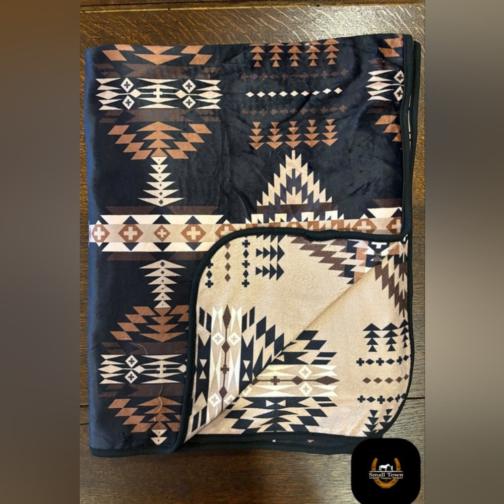 (Sold Out) Aztec In Austin Blanket - Picture 2 of 2